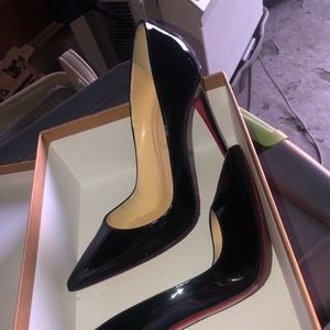 Christian Louboutin So Kate